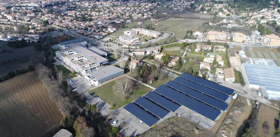 Ombrière photovoltaïque dans les Bouches-du-Rhône pour l'école des mines de Gardanne
